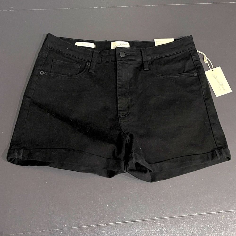 NWT Universal Thread Black Denim High Rise Midi Jean Shorts Sz 14/32 4” Inseam